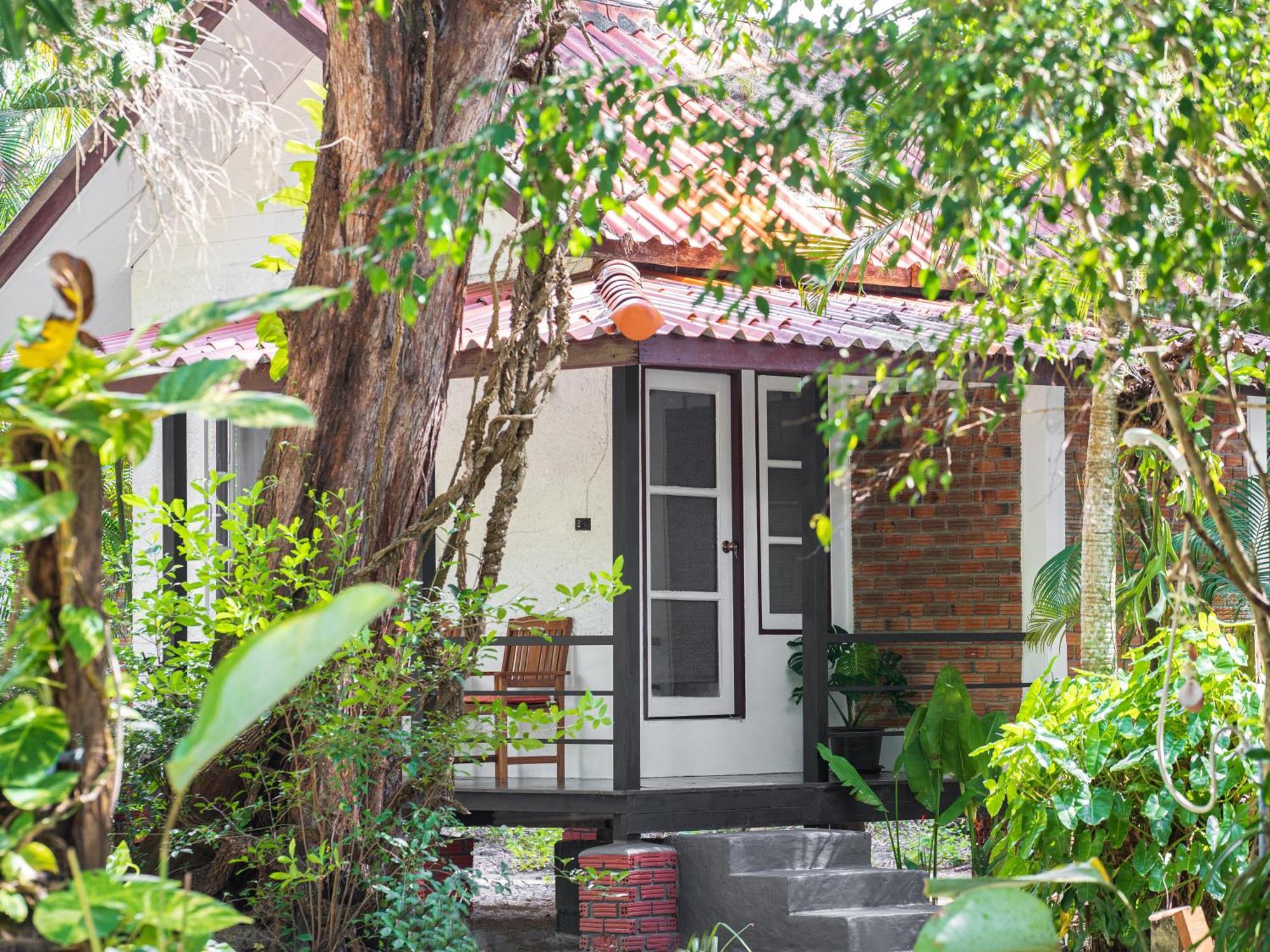 Sand Beach Bungalow Hotel Klong Muang Beach Exterior foto