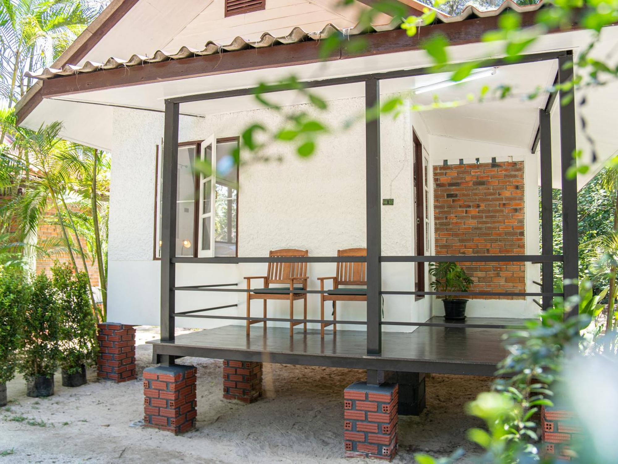 Sand Beach Bungalow Hotel Klong Muang Beach Exterior foto