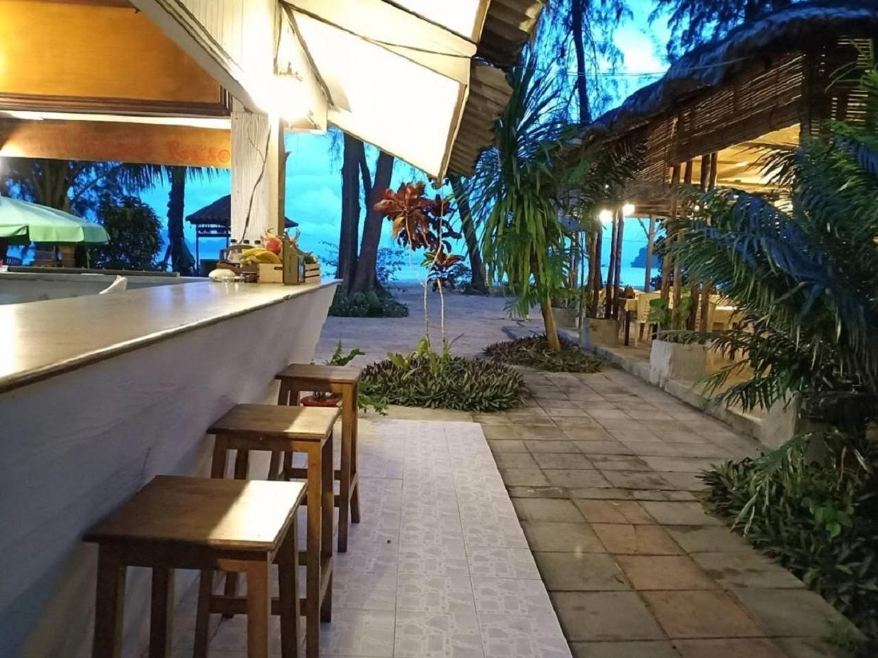 Sand Beach Bungalow Hotel Klong Muang Beach Exterior foto